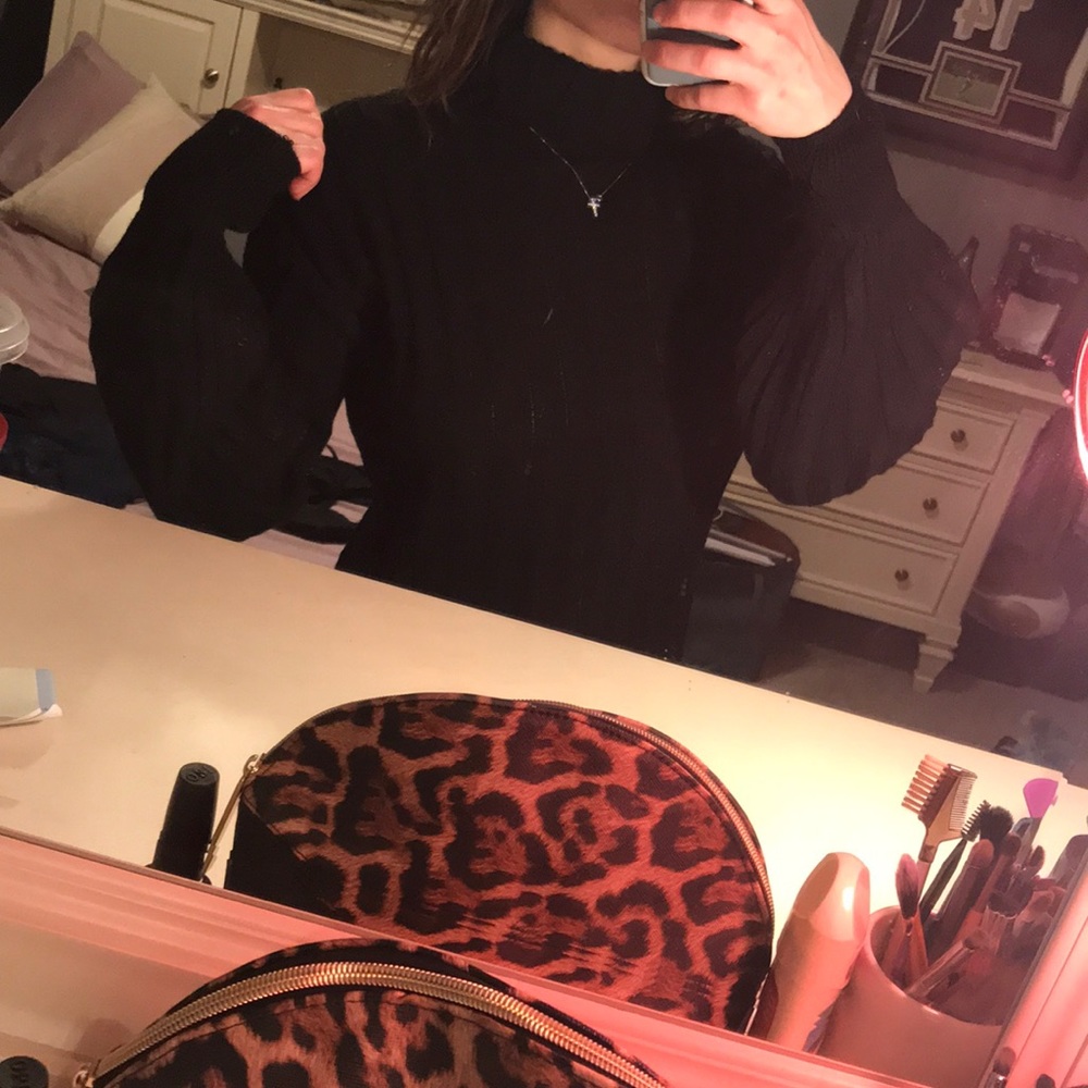 Black turtleneck with balloon sleeves